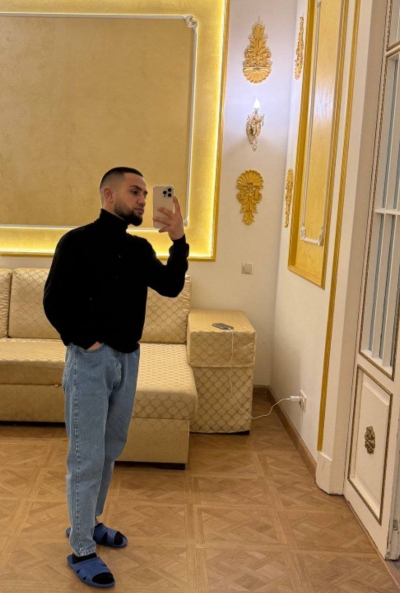 Парень Фотех